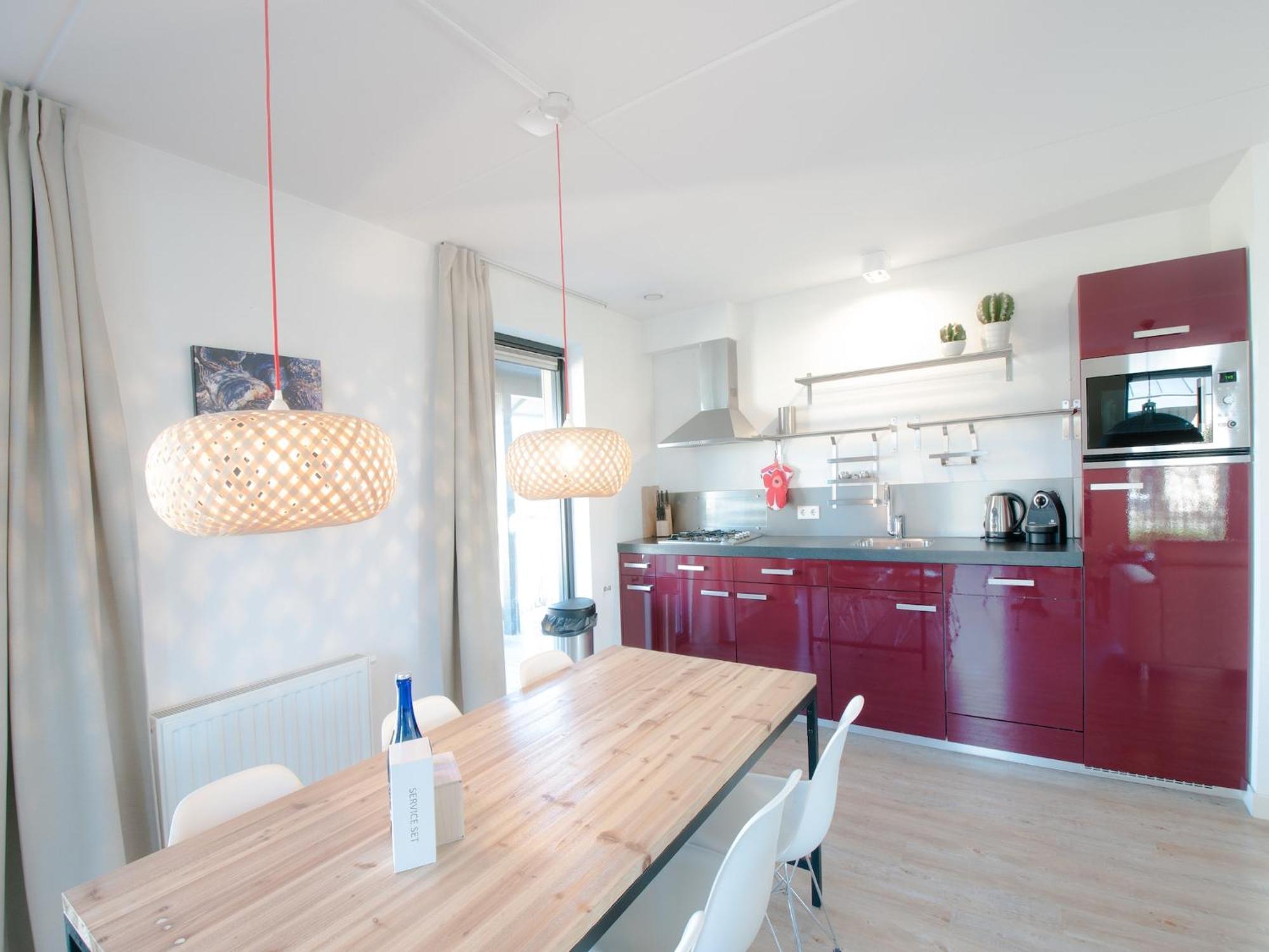 Modern Design With Combi Microwave In National Park Vakantiehuis